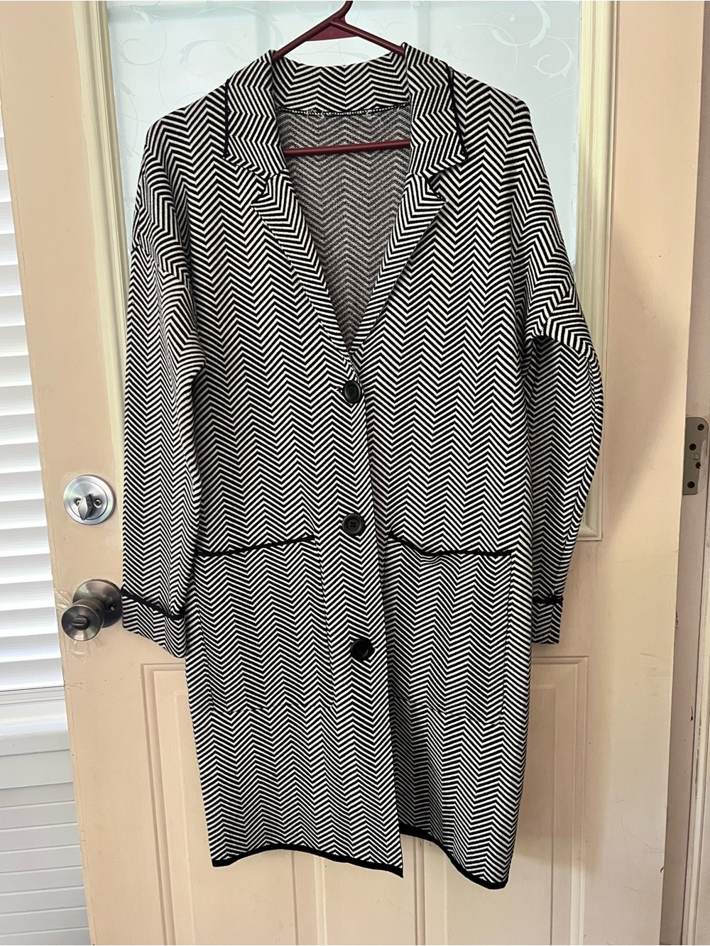 Nine West longline 3 button cardigan in black and white herringbone/chevron.
